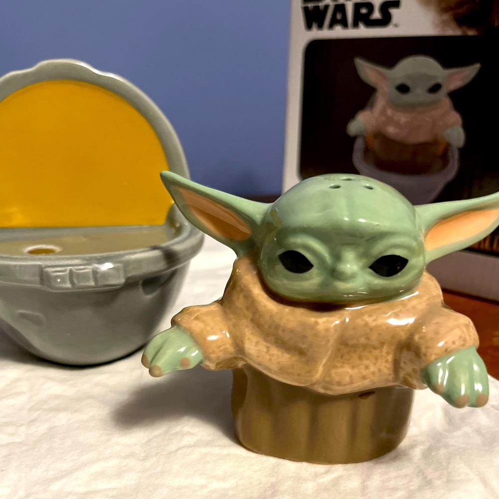 Star Wars Grogu Green and Tan Ceramic Salt and Pepper Shaker Set